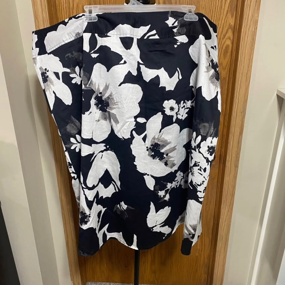 Plus size floral white & black skirt